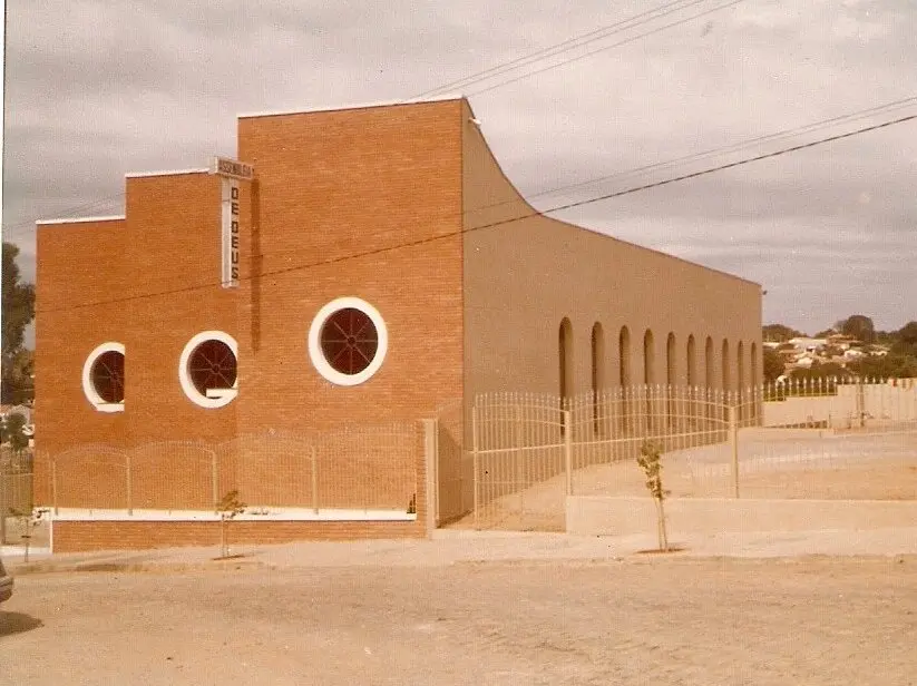 1993 — Autonomia da Igreja